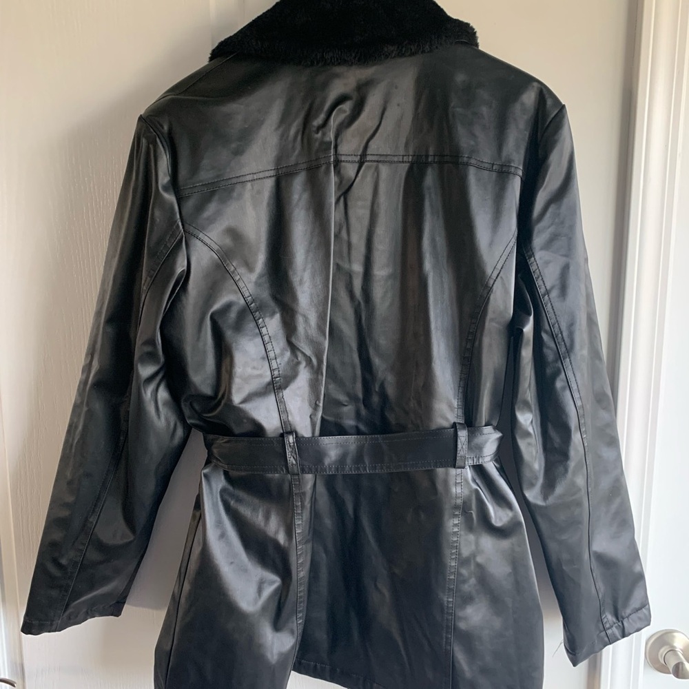 Basic Editions Black Belted jacket with faux fur collar - Picture 11 of 16